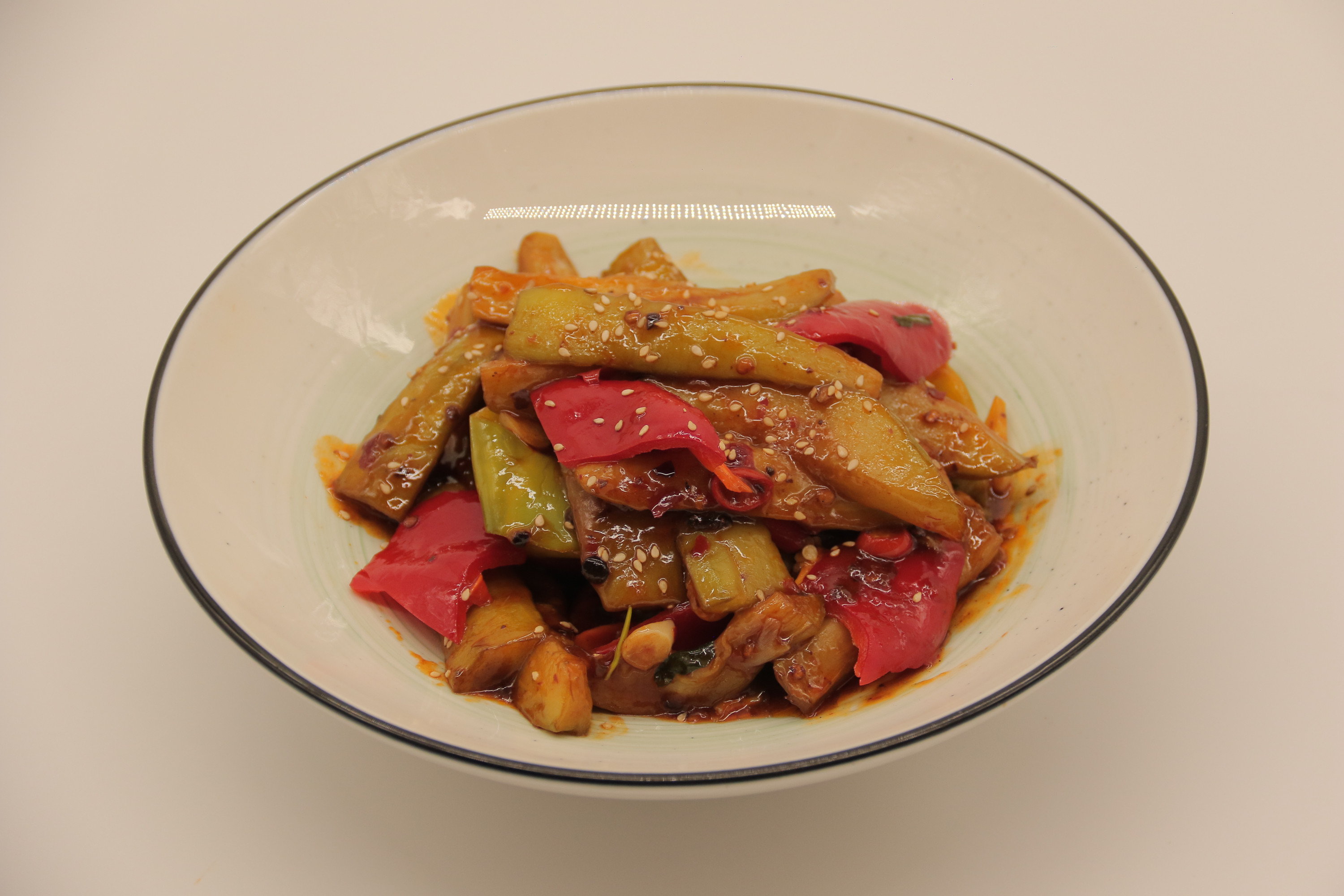 Баклажан в пикантном соусе虎皮辣炒茄子