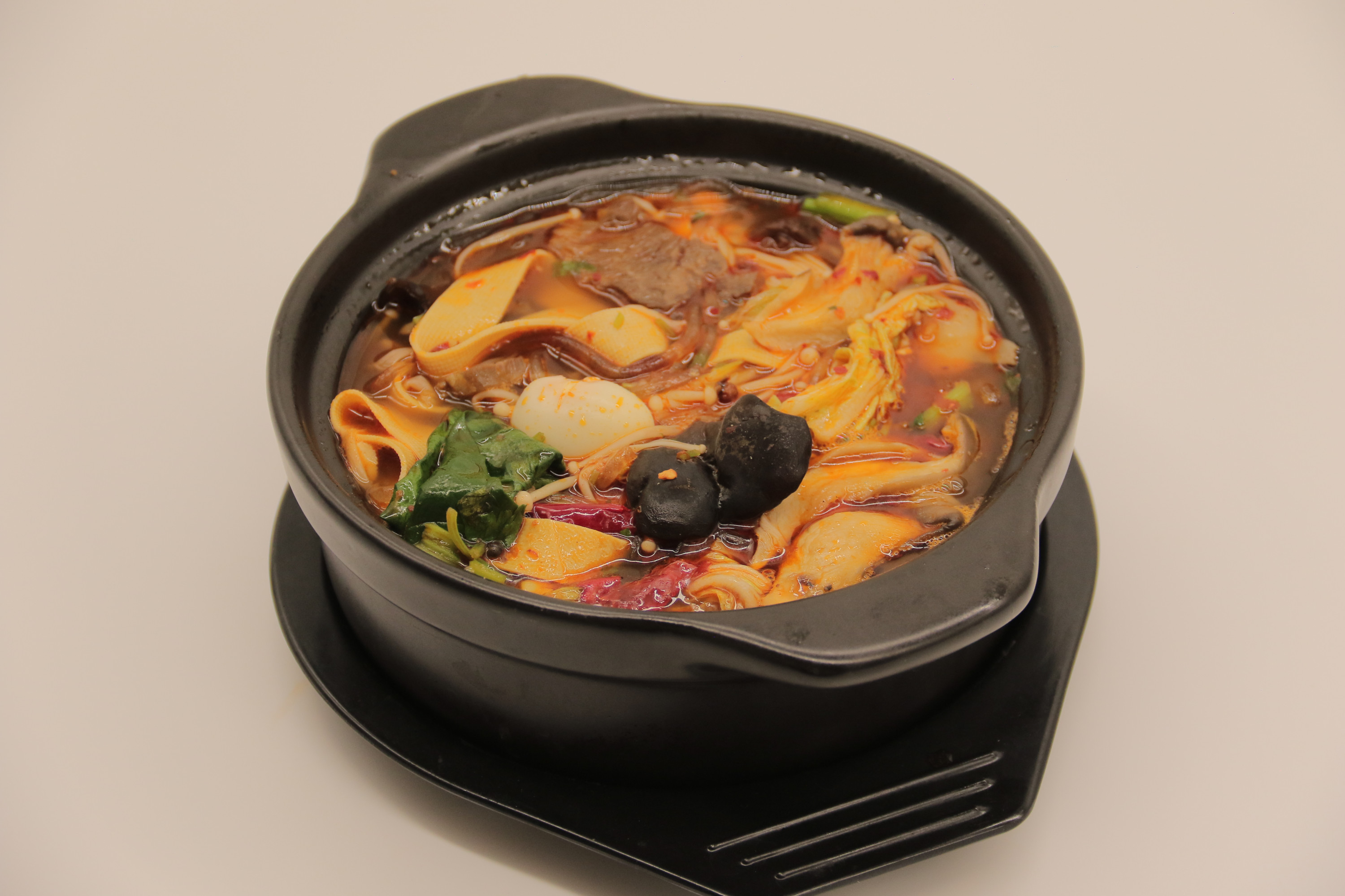 Говядина в горшочке 牛肉砂锅