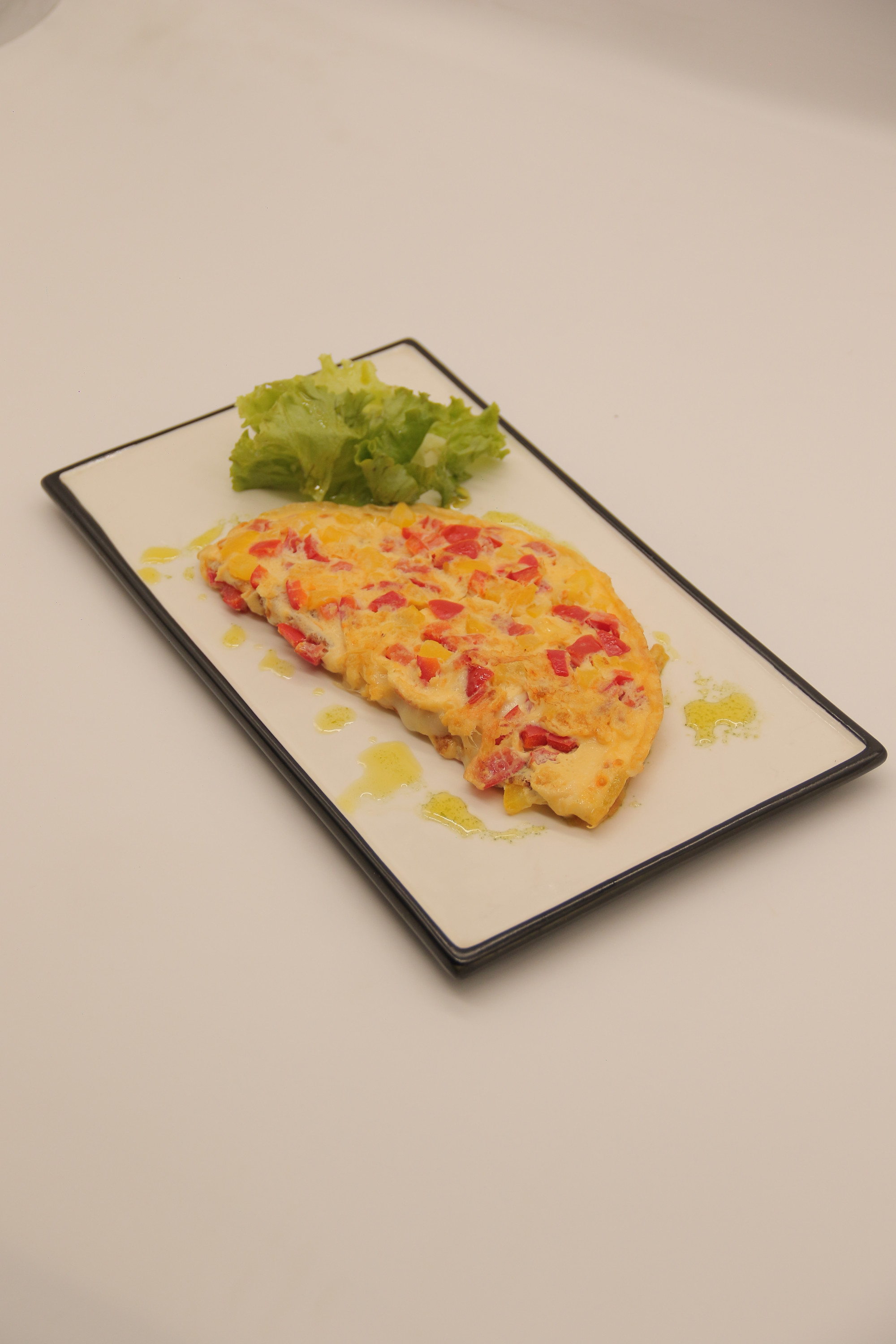 Омлет классические с салатом