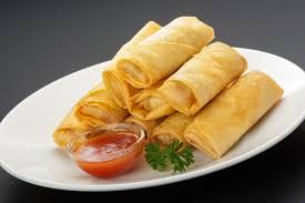 Спринг‑роллы (с говядиной,курицей, морепродуктами)春卷(牛肉,鸡肉,海鲜)